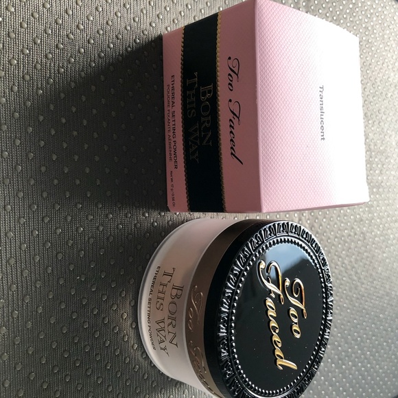 Too Faced Born This Way Setting Powder - Picture 3 of 5